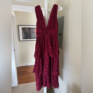 Size Small LuLus Tiered Midi Dress